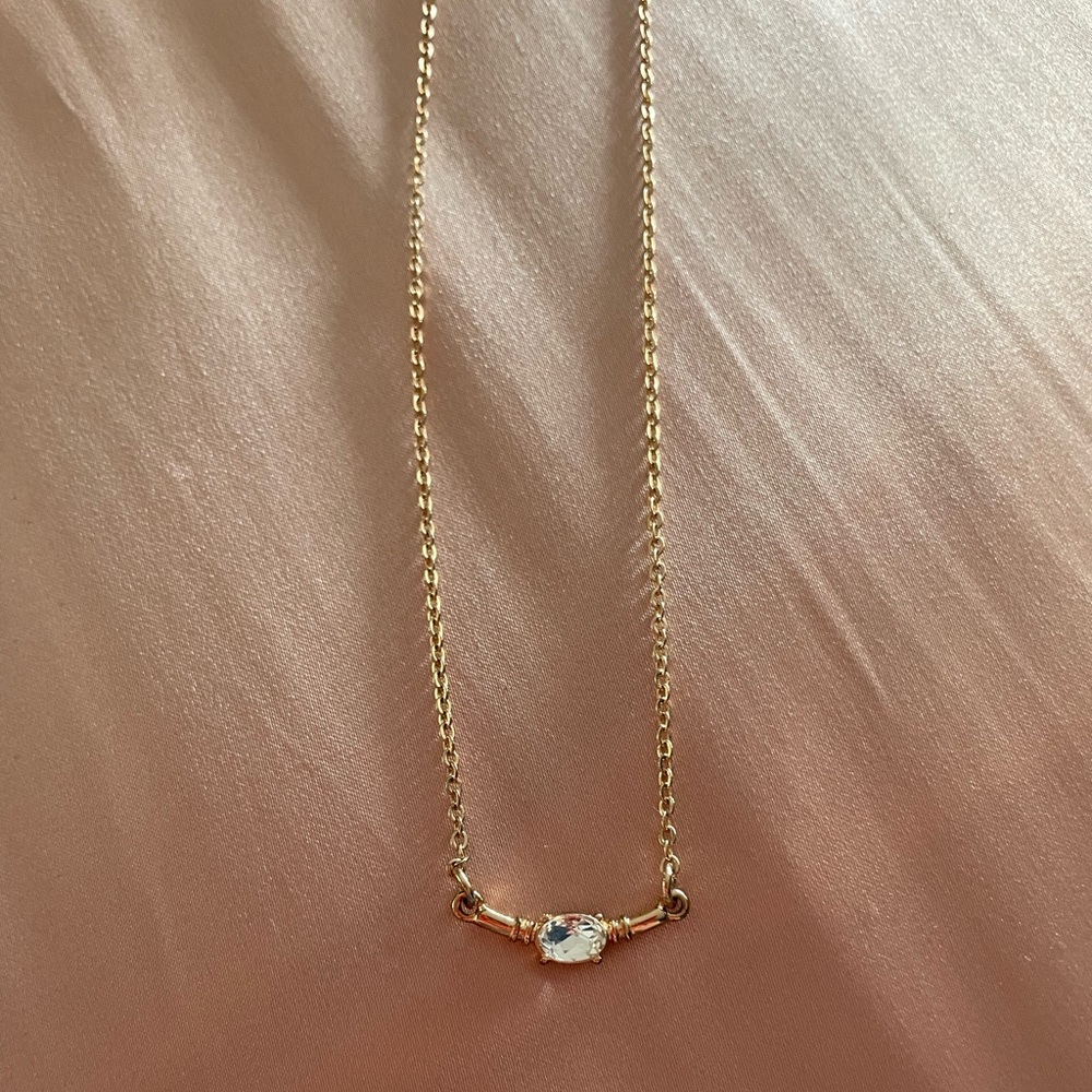 Delicate bar necklace